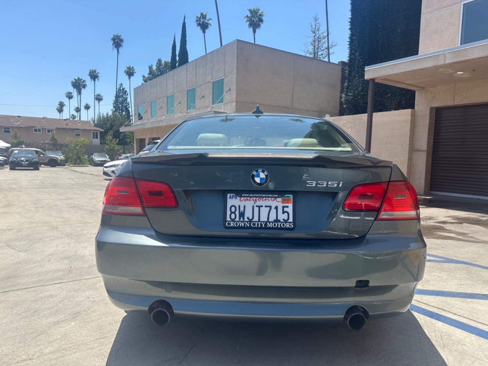 2009 Gray /BEIGE BMW 3-Series 335i Coupe (WBAWB73589P) with an 3.0L L6 DOHC 24V engine, AUTOMATIC transmission, located at 30 S. Berkeley Avenue, Pasadena, CA, 91107, (626) 248-7567, 34.145447, -118.109398 - Looking for a stylish and powerful vehicle in Pasadena, CA? Explore our inventory to find the impressive 2009 BMW 3-Series 335i Coupe, available now at our dealership! As your trusted Buy Here Pay Here (BHPH) dealer serving Los Angeles County, we specialize in providing top-quality used cars and sea - Photo #4